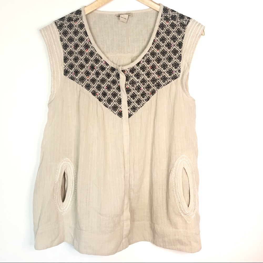 Lucky Brand▫️sleeveless embroidered top w/ pockets